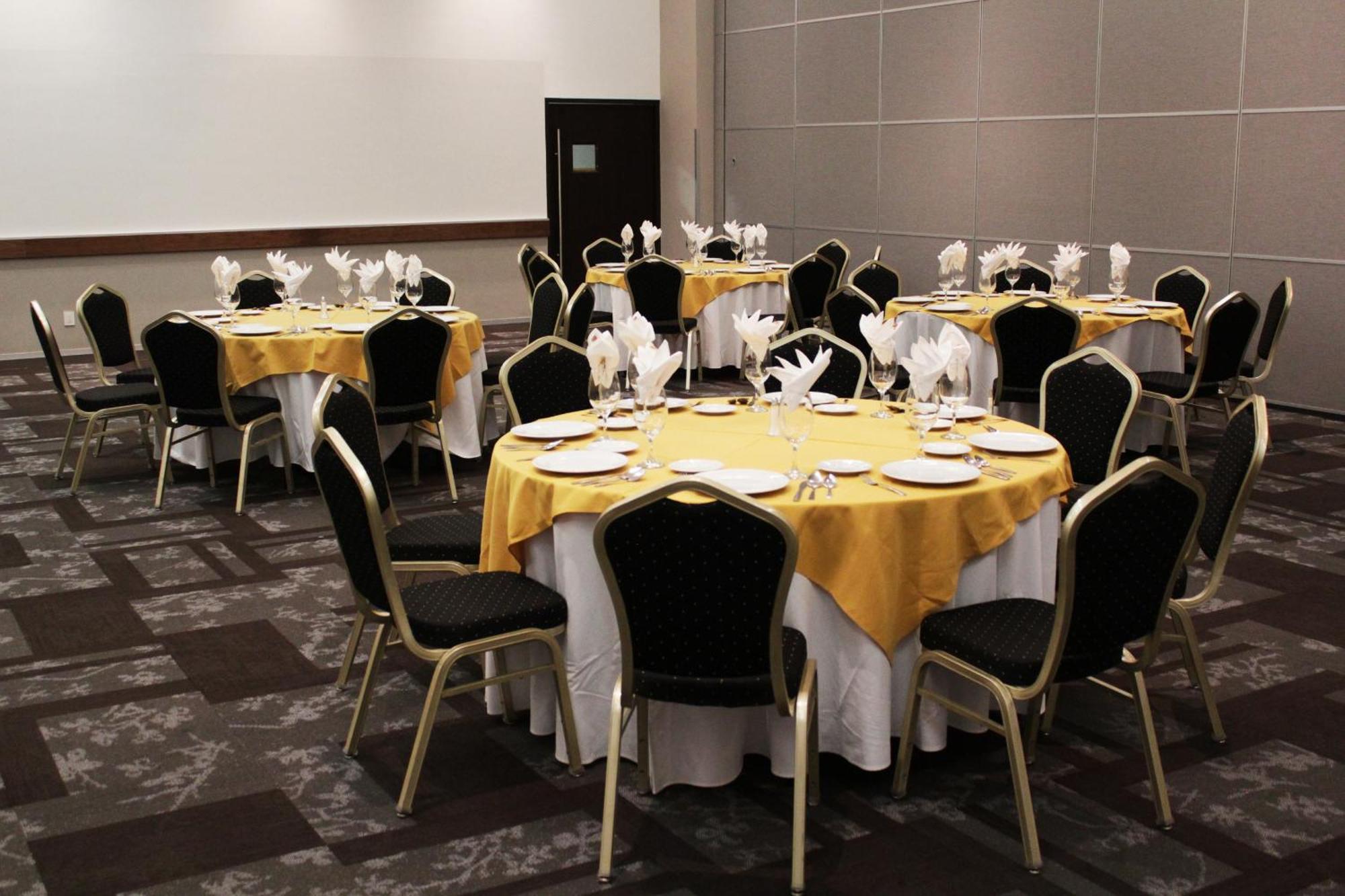 Casa Inn Premium Hotel Queretaro Miranda Exterior photo Banquet Hall