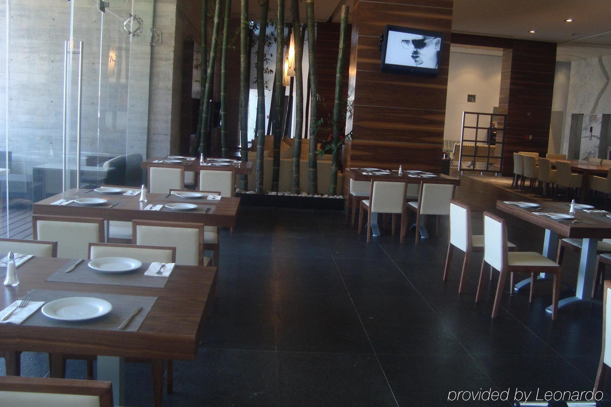 Casa Inn Premium Hotel Queretaro Miranda Exterior photo The interior of the restaurant
