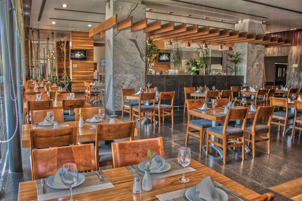Casa Inn Premium Hotel Queretaro Miranda Restaurant photo The restaurant